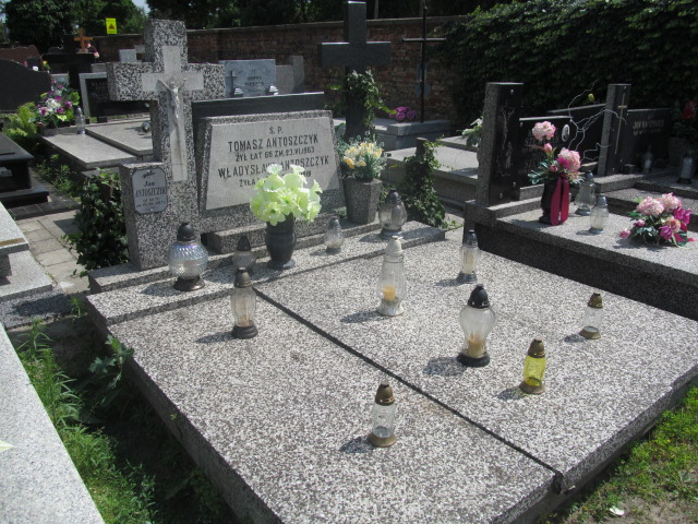 Grób Władysława Antoszczyk