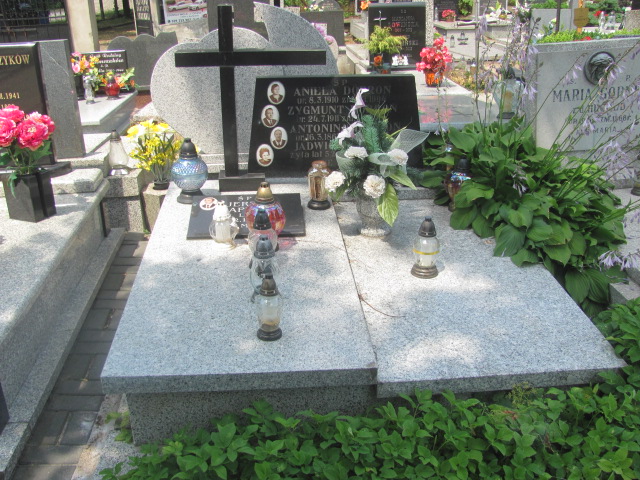 Grób Aniela Dobroń