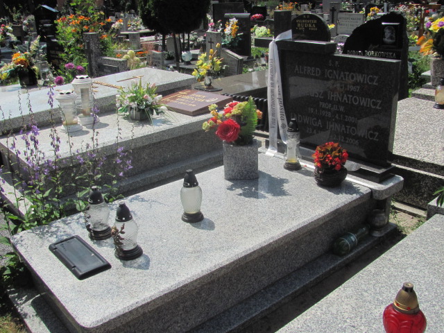 Grób Ireneusz Ihnatowicz