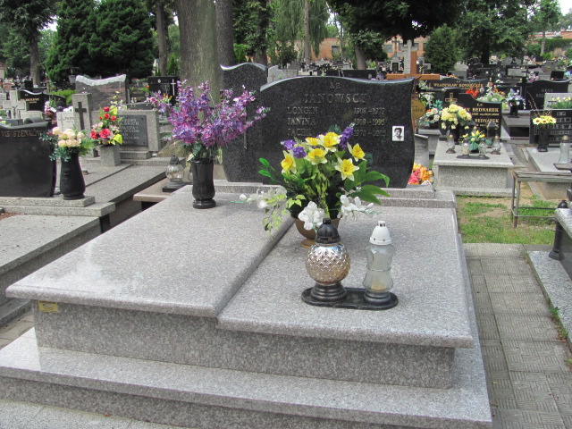 Grób Bogdan Janowski