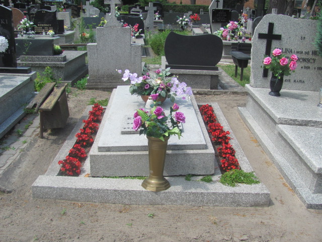 Grób Józef Kucharski