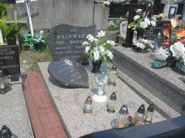 Grób Zdzisław Bajewski